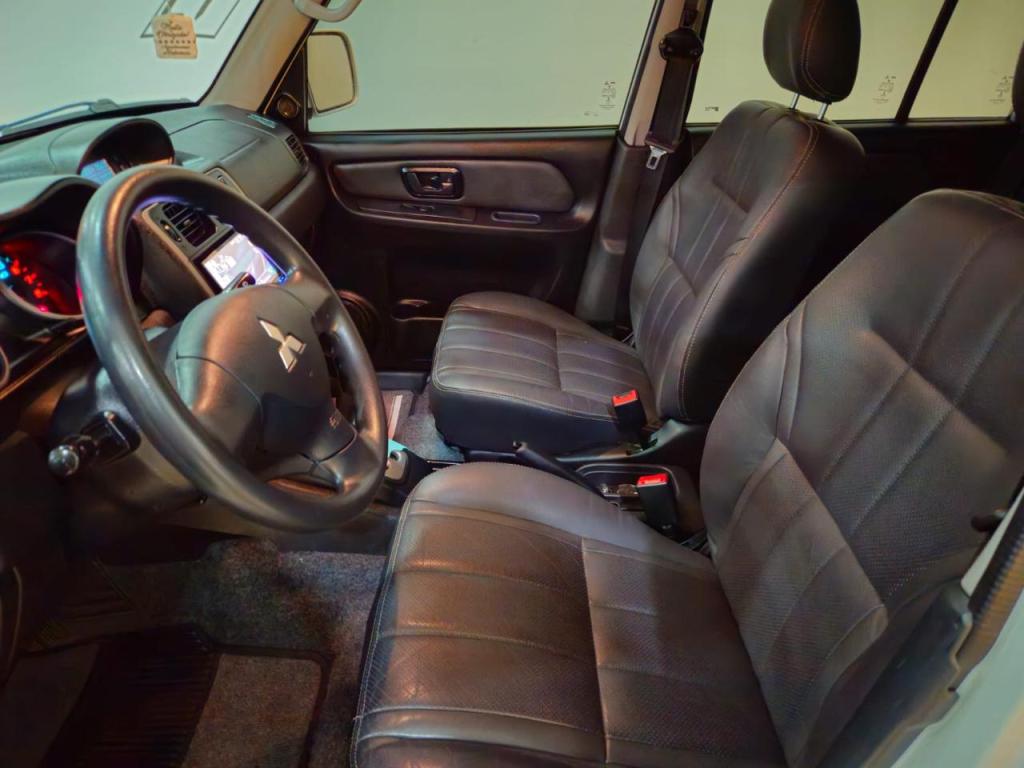 MITSUBISHI Pajero TR4 - Foto