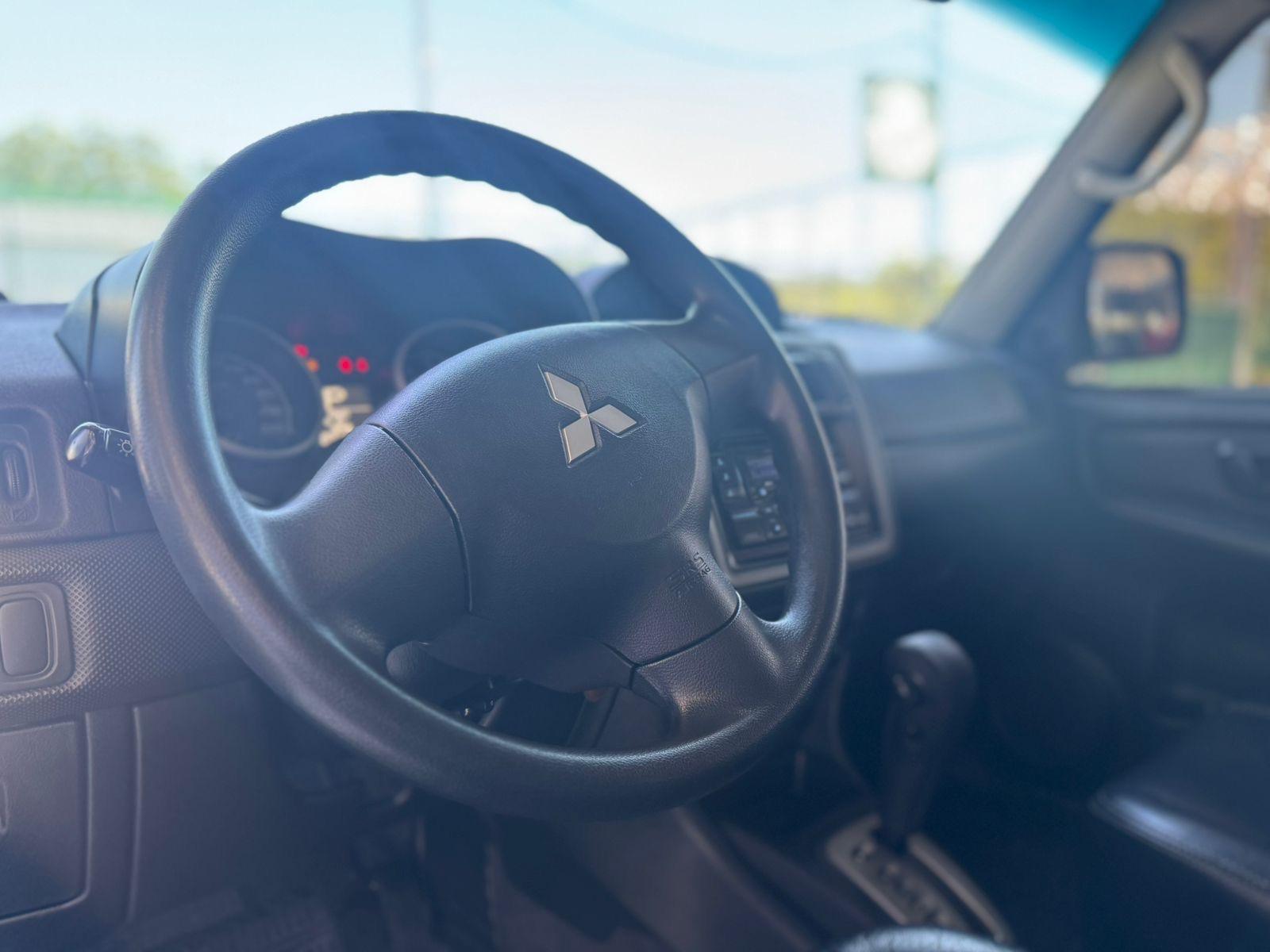 MITSUBISHI Pajero TR4 - Foto