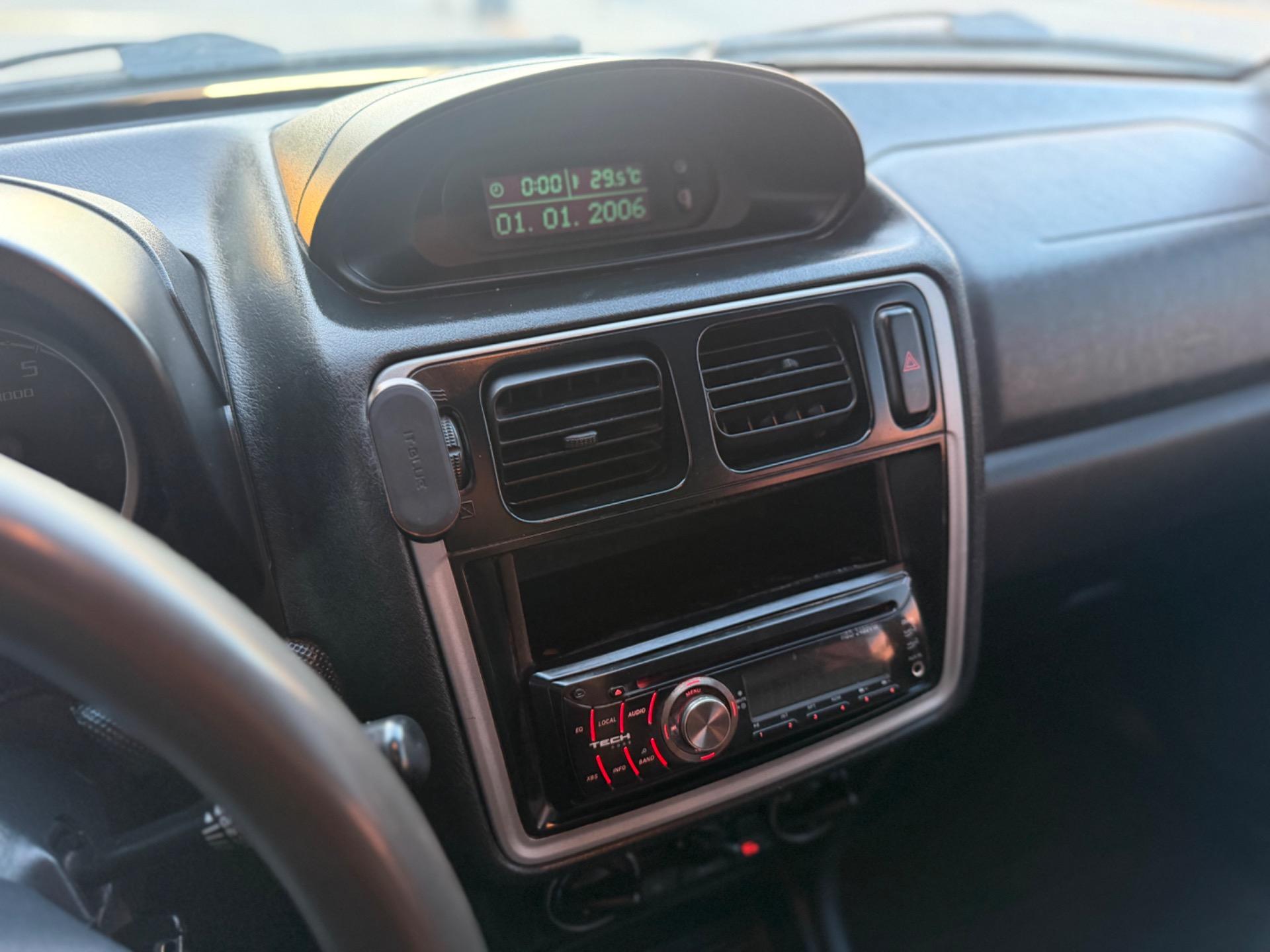 MITSUBISHI Pajero TR4 - Foto