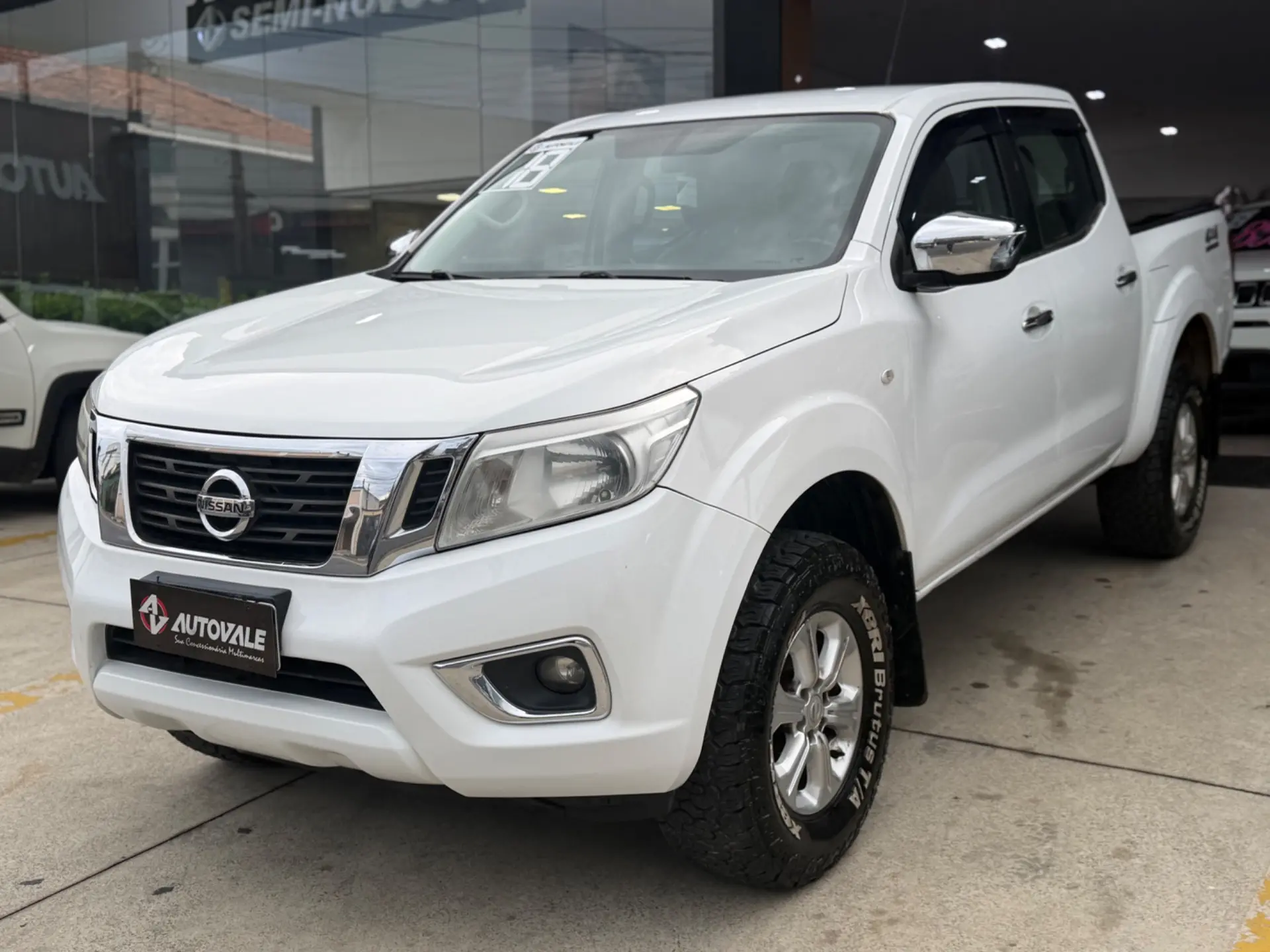 NISSAN Frontier - Foto