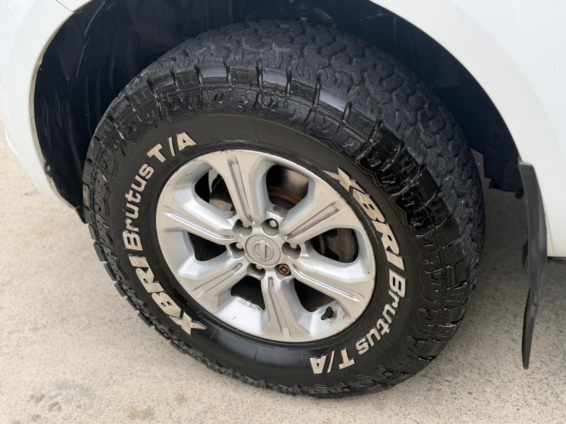 NISSAN Frontier - Foto