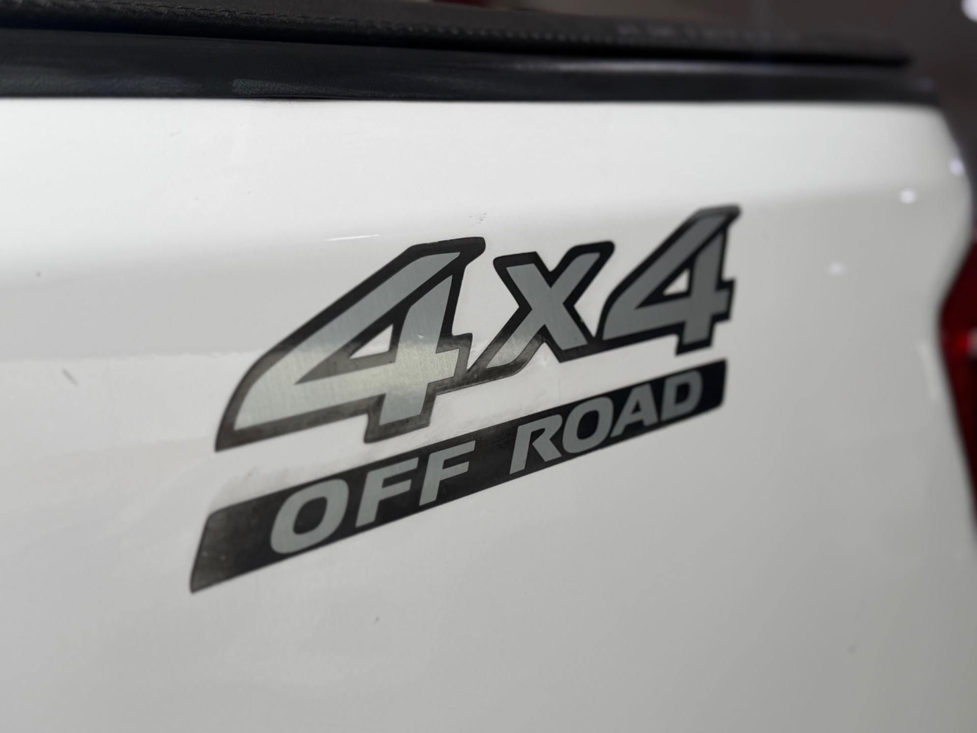 NISSAN Frontier - Foto