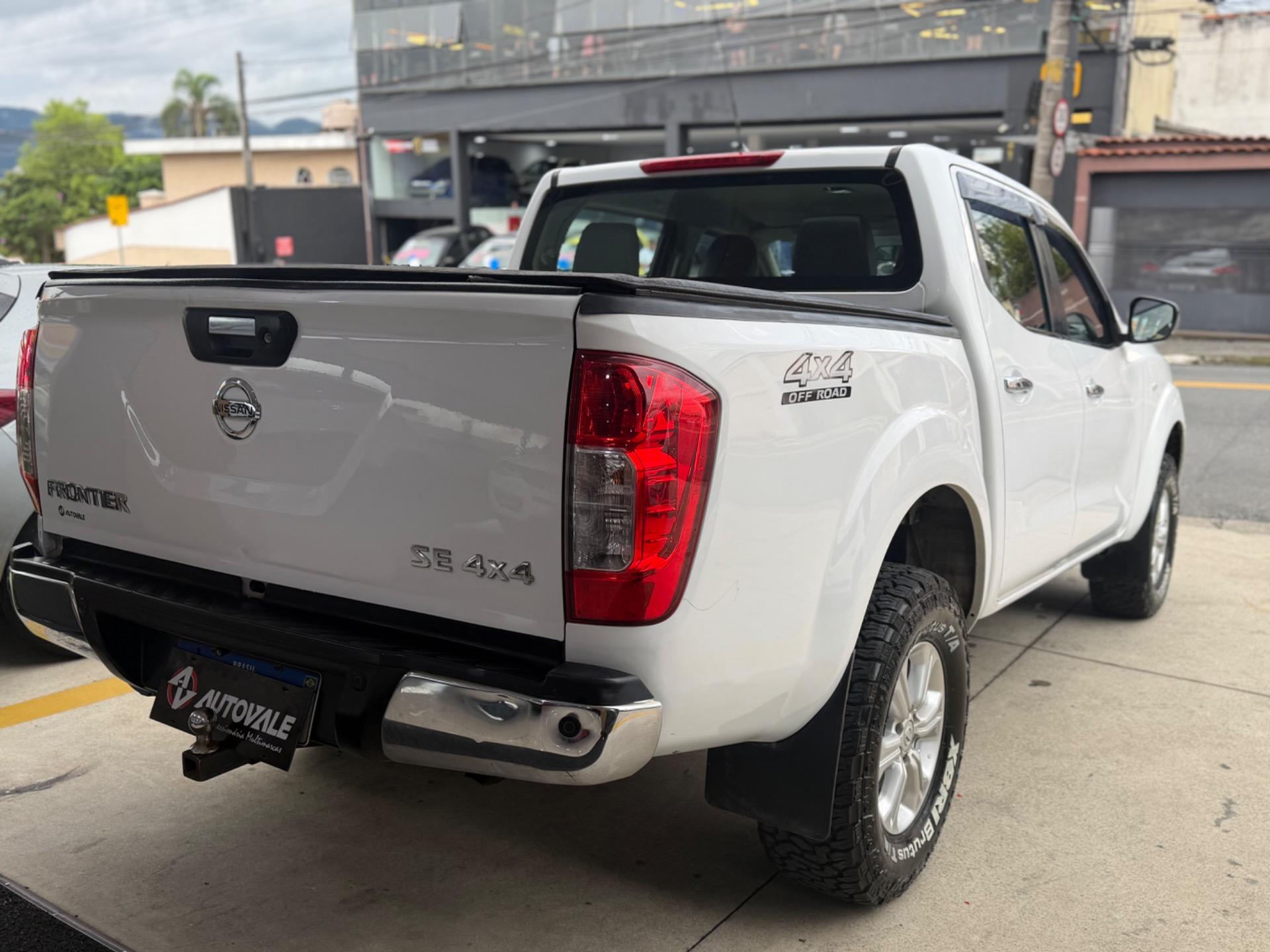 NISSAN Frontier - Foto