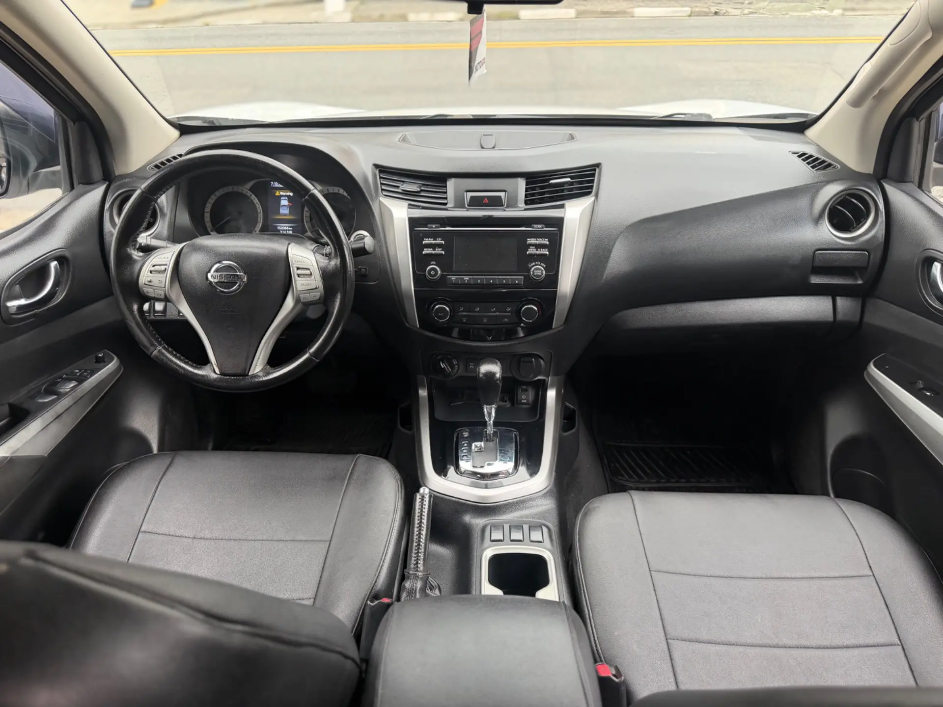 NISSAN Frontier - Foto