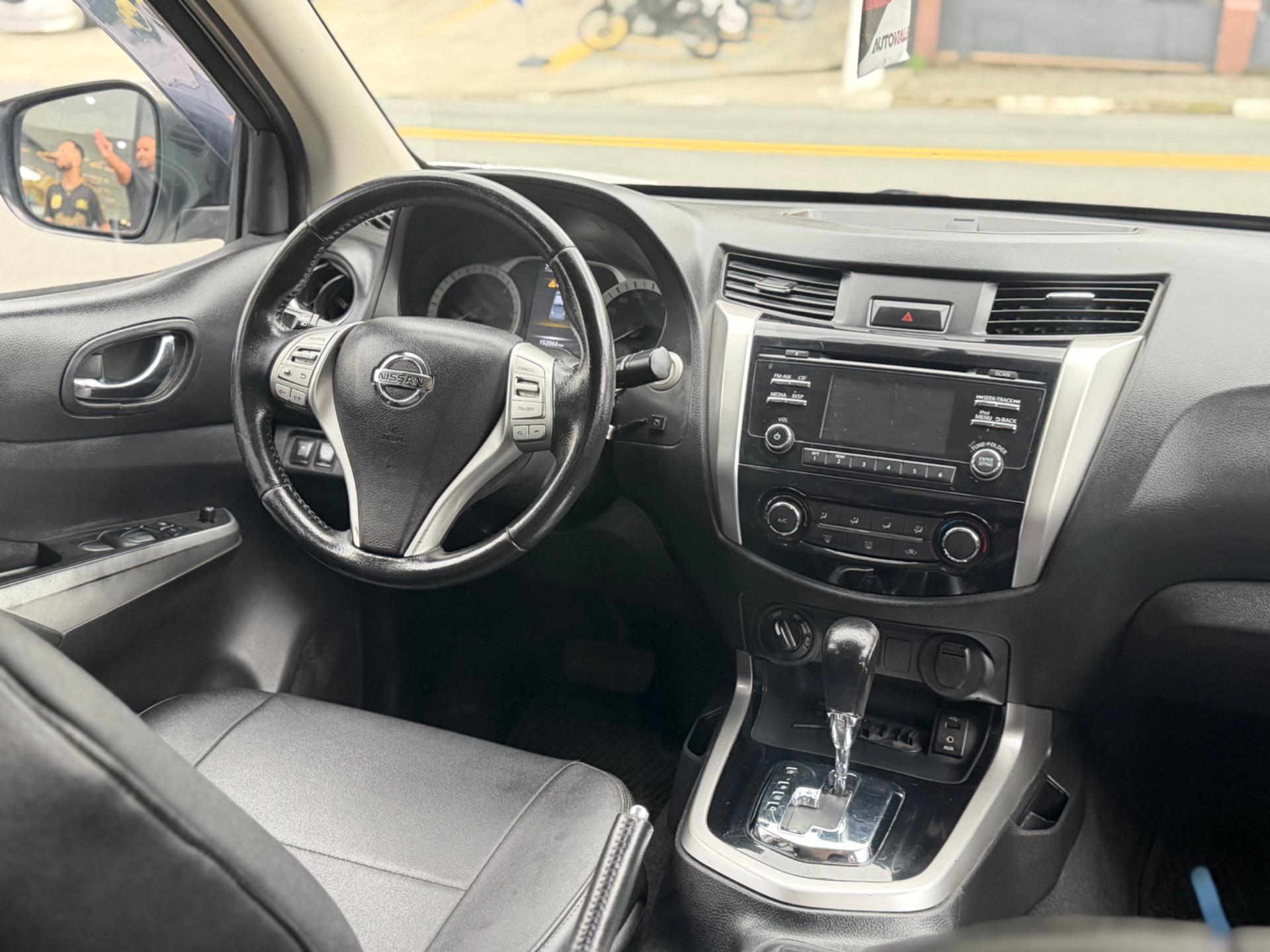 NISSAN Frontier - Foto