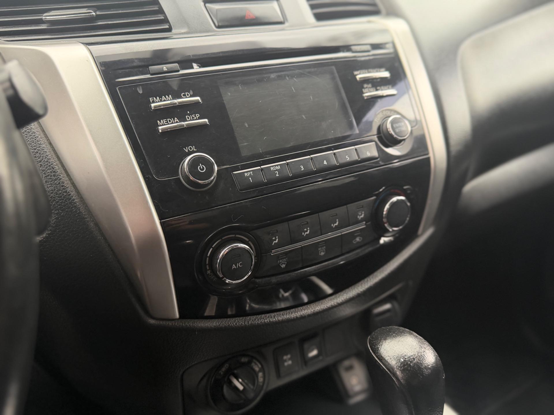 NISSAN Frontier - Foto