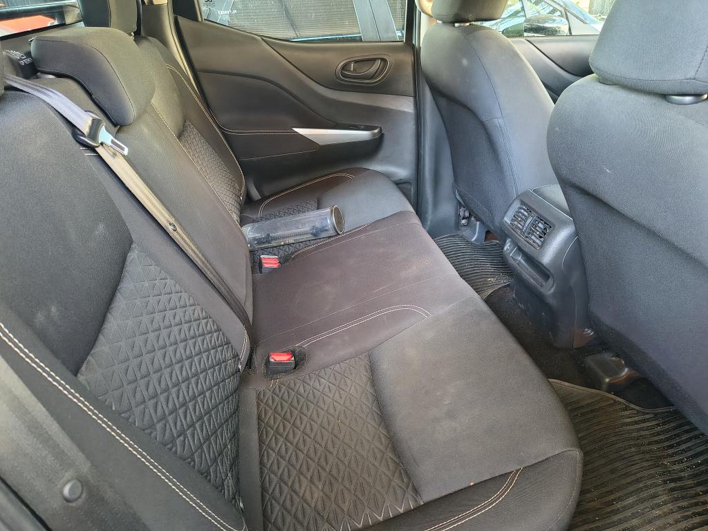 NISSAN Frontier - Foto