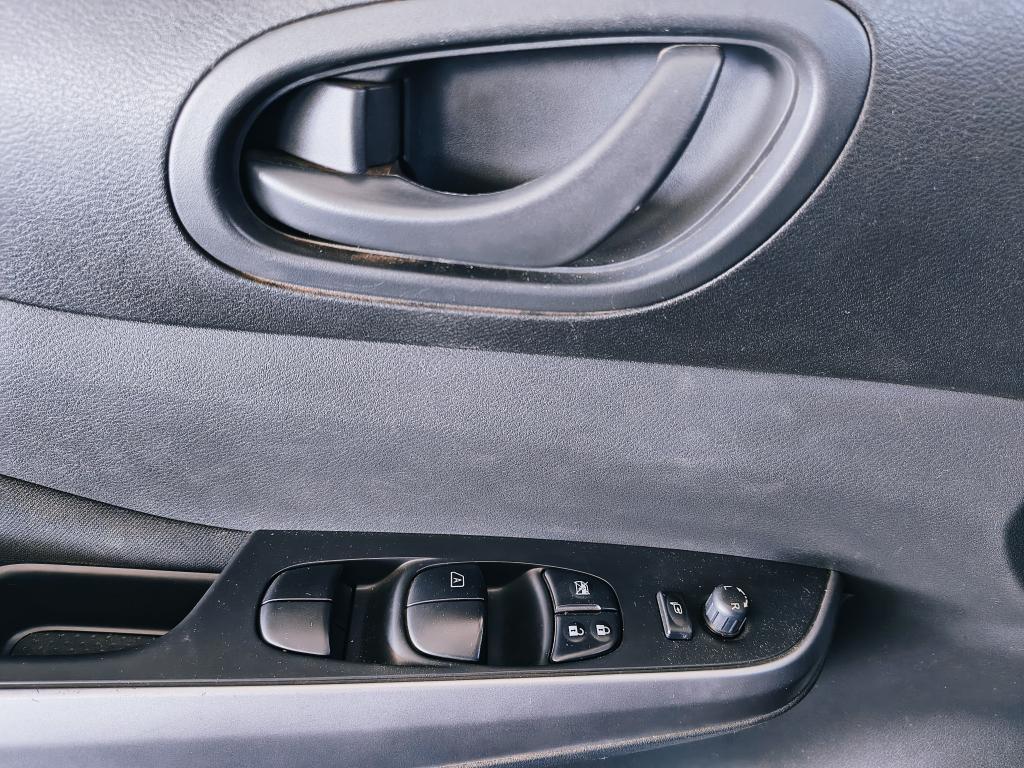 NISSAN Frontier - Foto