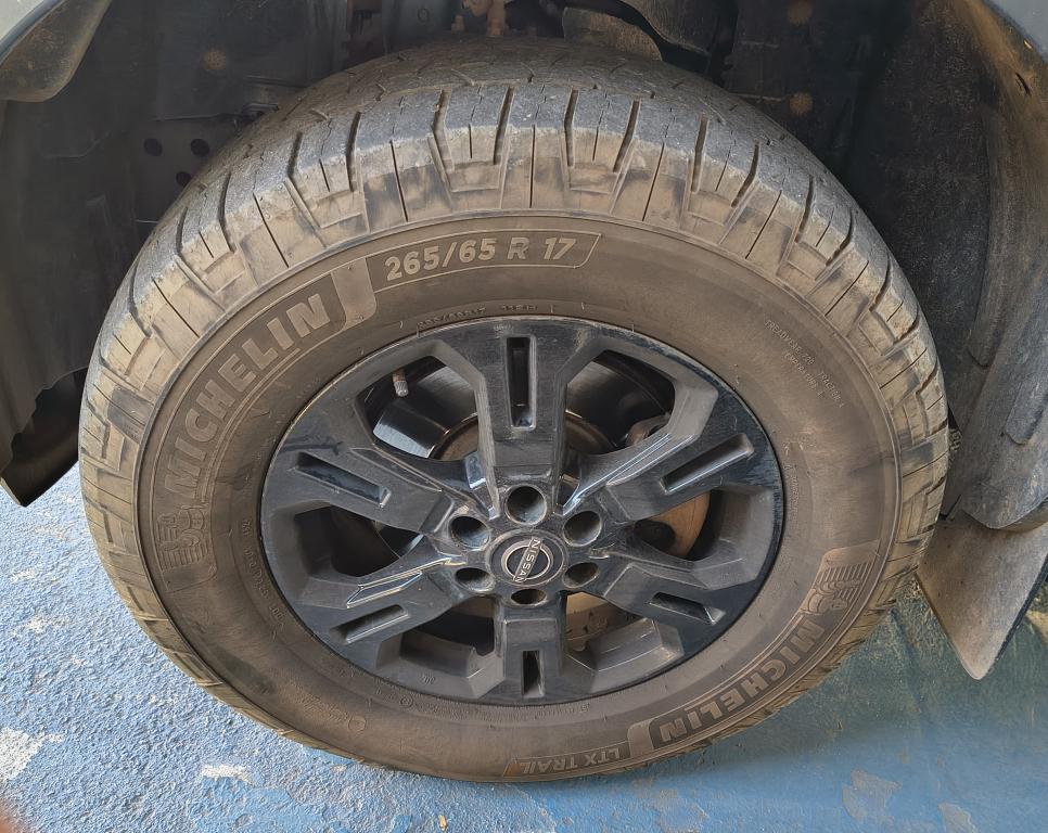 NISSAN Frontier - Foto