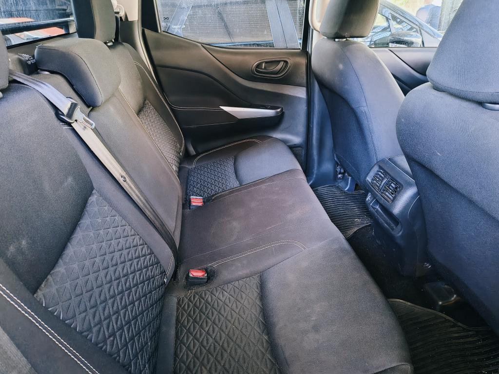 NISSAN Frontier - Foto