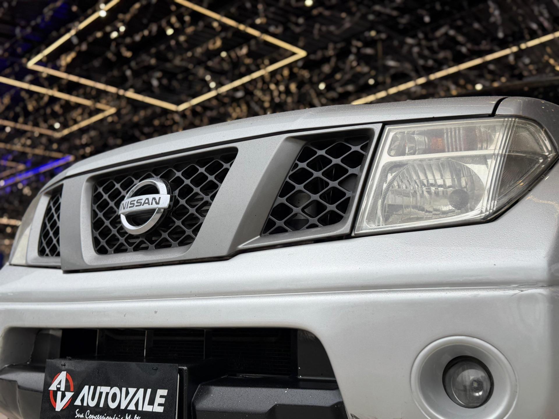 NISSAN Frontier - Foto