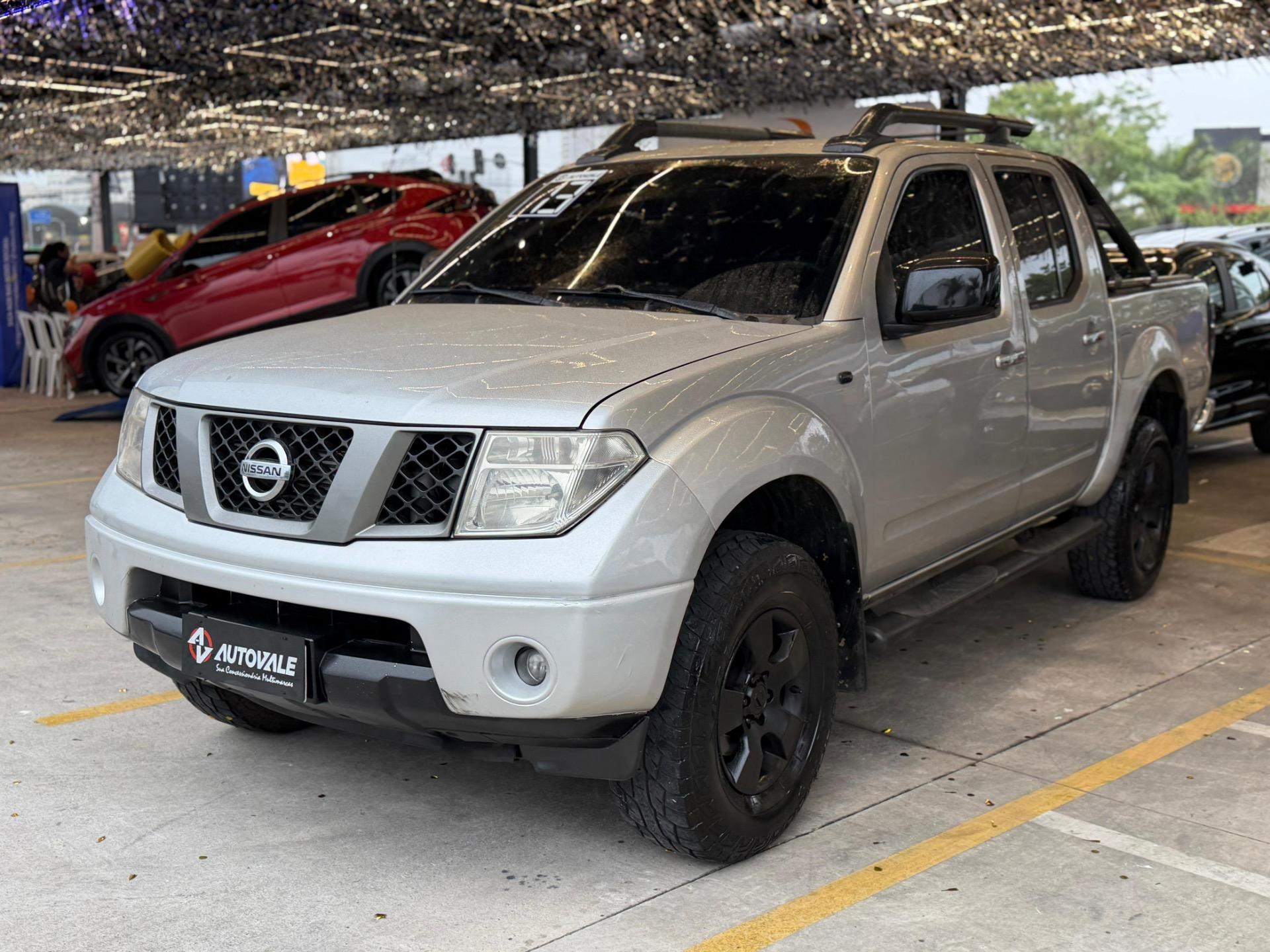 NISSAN Frontier - Foto