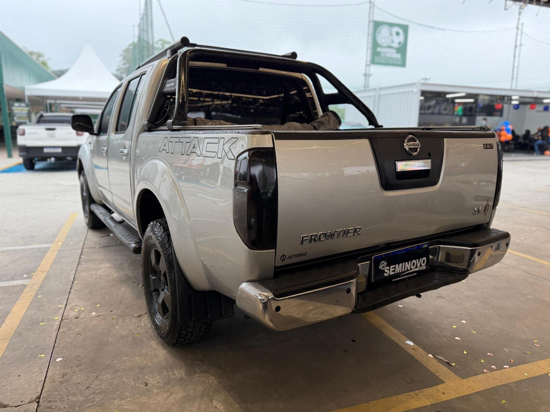 NISSAN Frontier - Foto