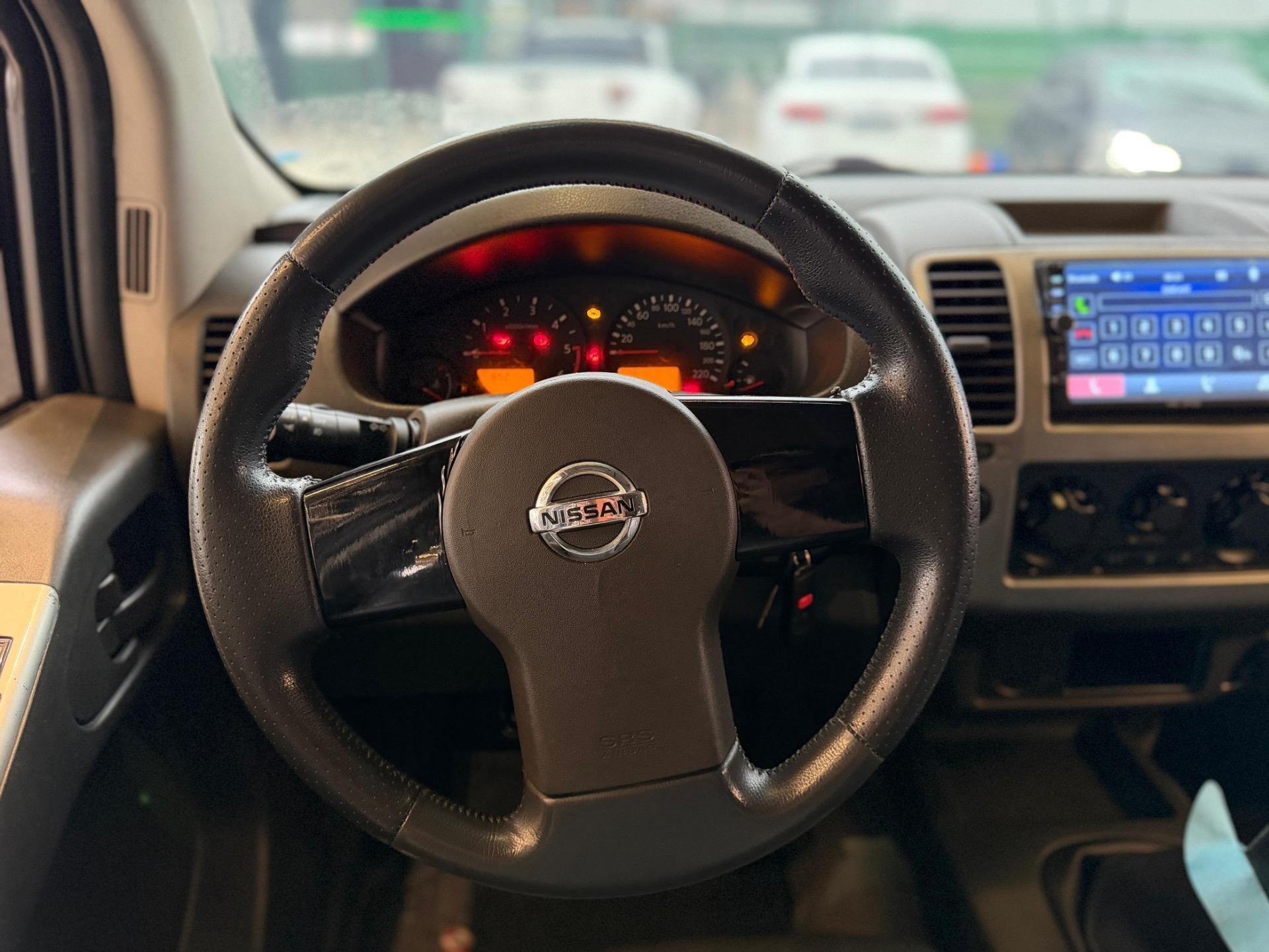 NISSAN Frontier - Foto