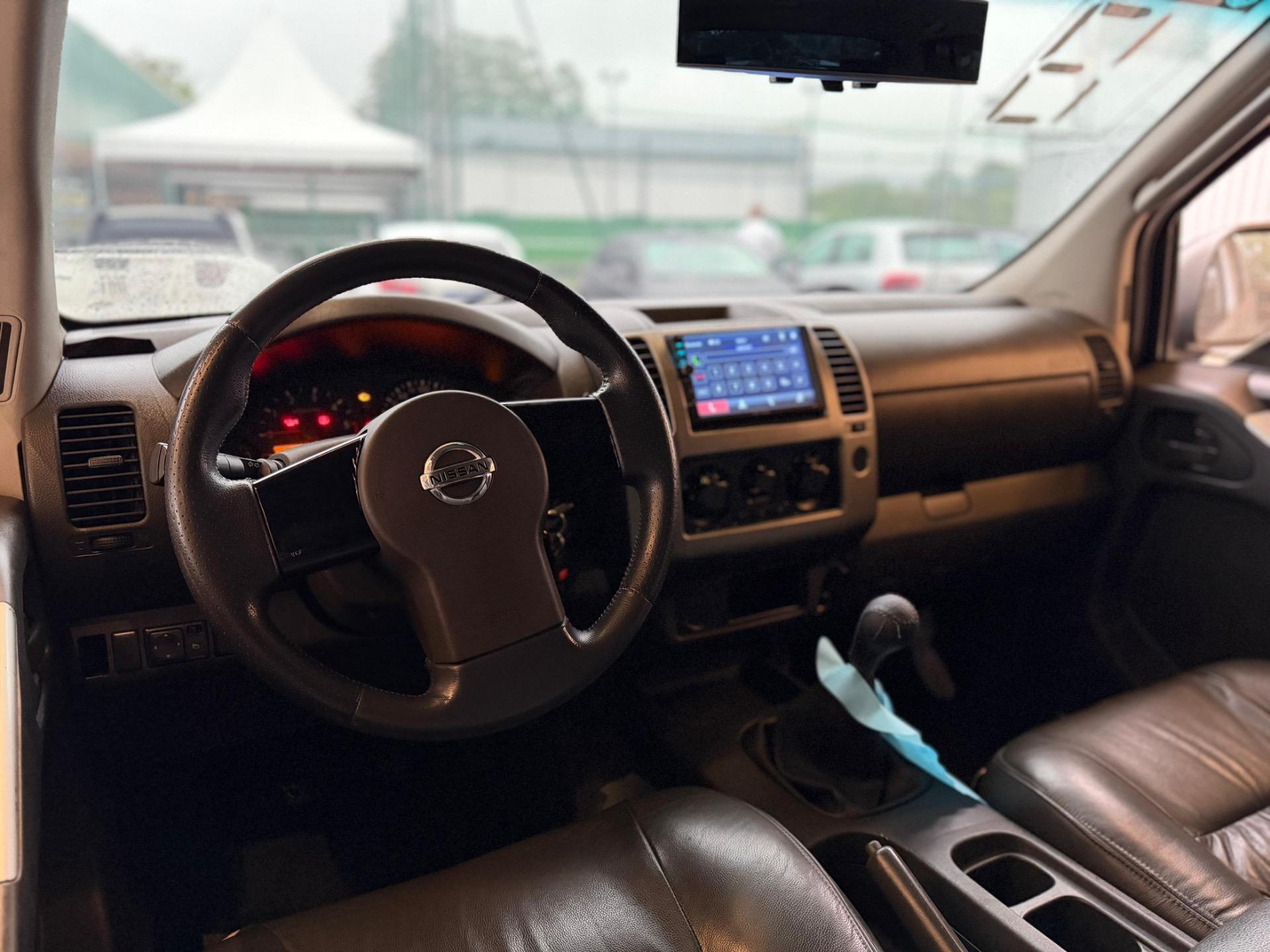 NISSAN Frontier - Foto