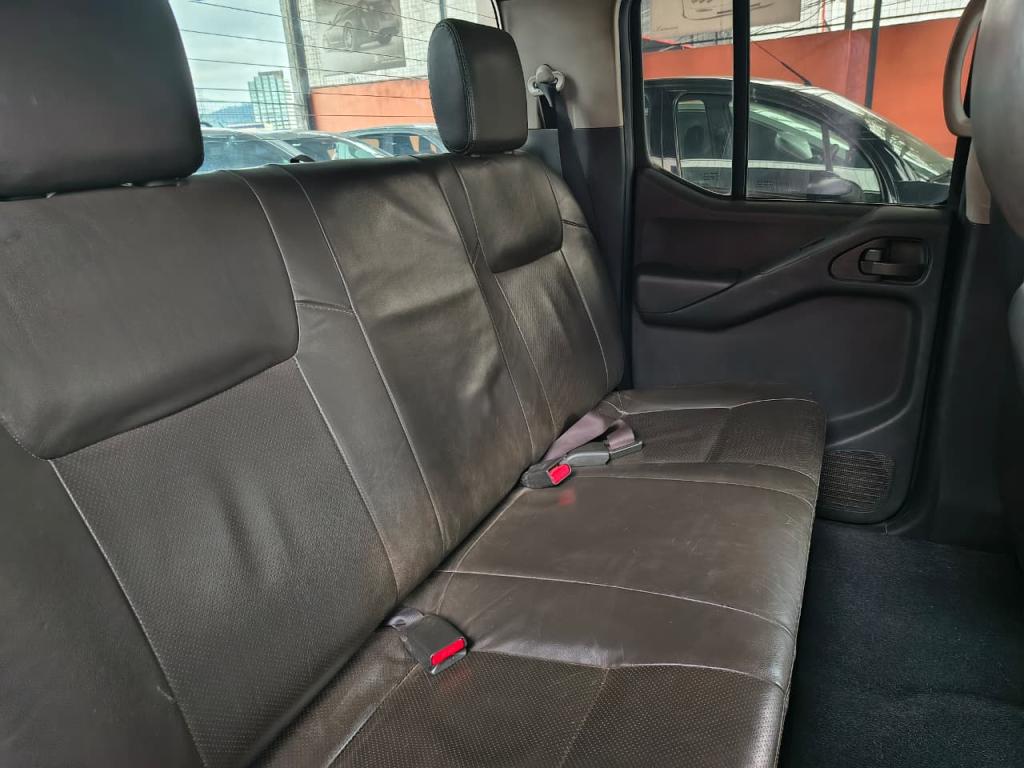 NISSAN Frontier - Foto