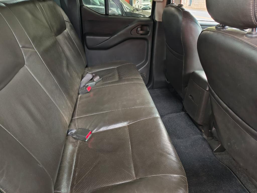 NISSAN Frontier - Foto