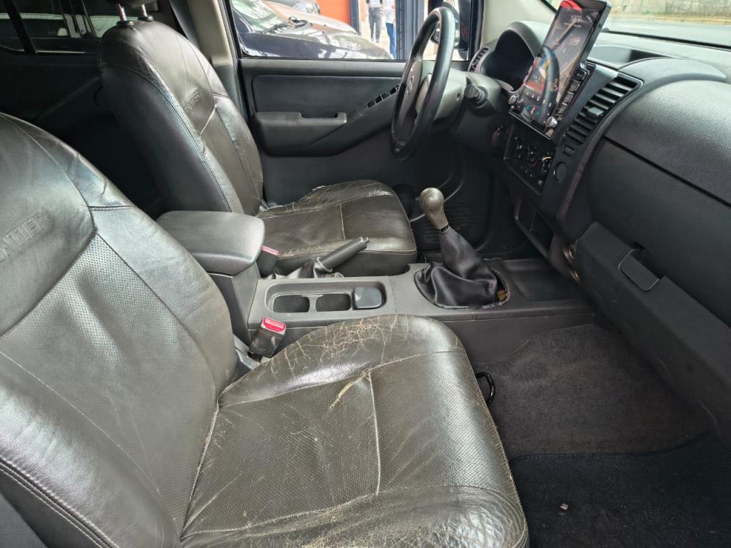 NISSAN Frontier - Foto