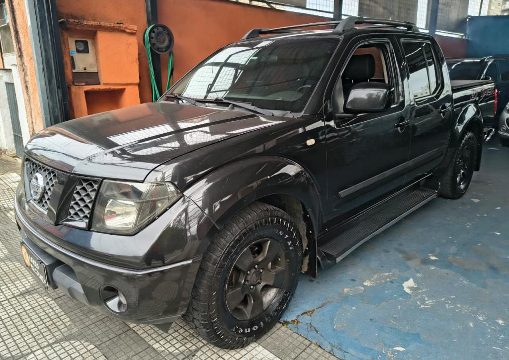 NISSAN Frontier - Foto