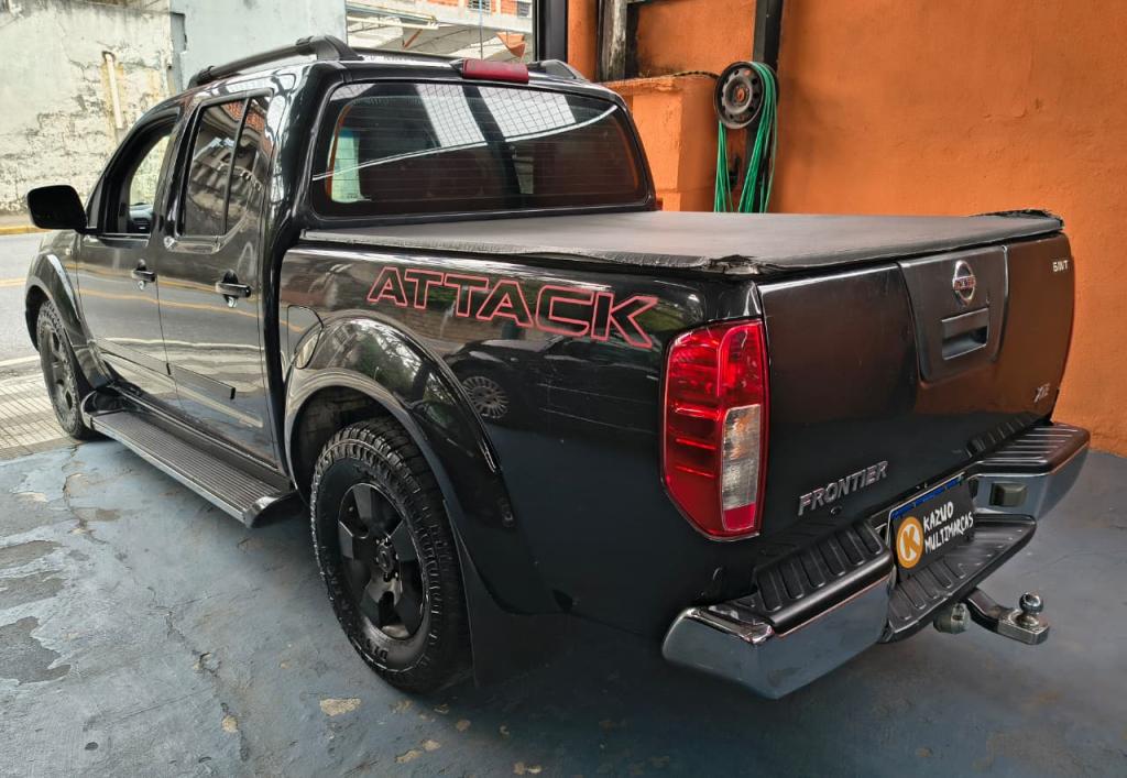 NISSAN Frontier - Foto