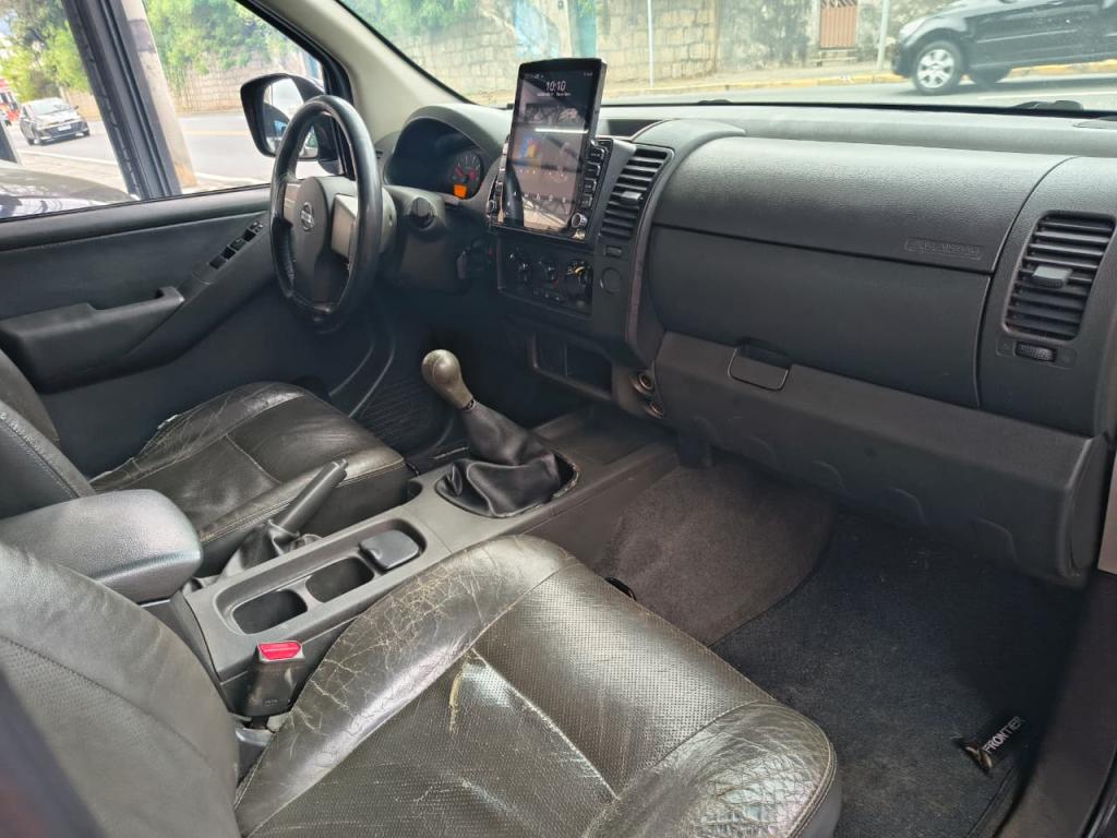NISSAN Frontier - Foto