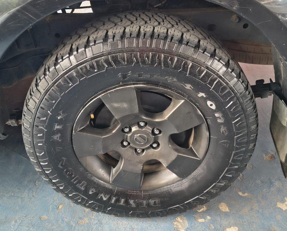 NISSAN Frontier - Foto