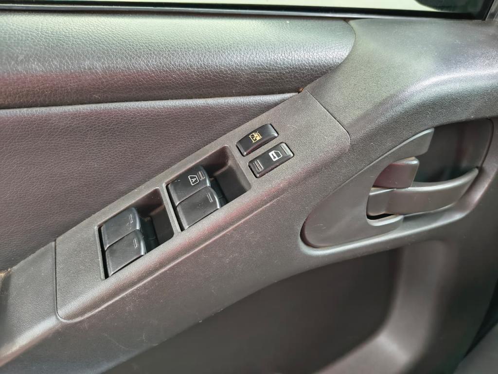 NISSAN Frontier - Foto