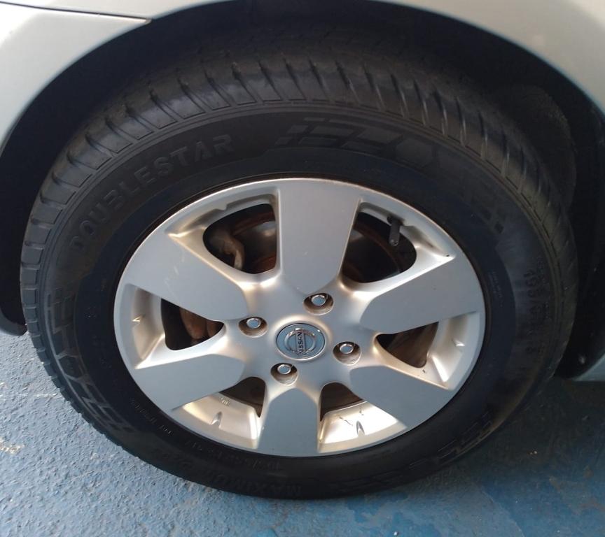 NISSAN Grand Livina - Foto