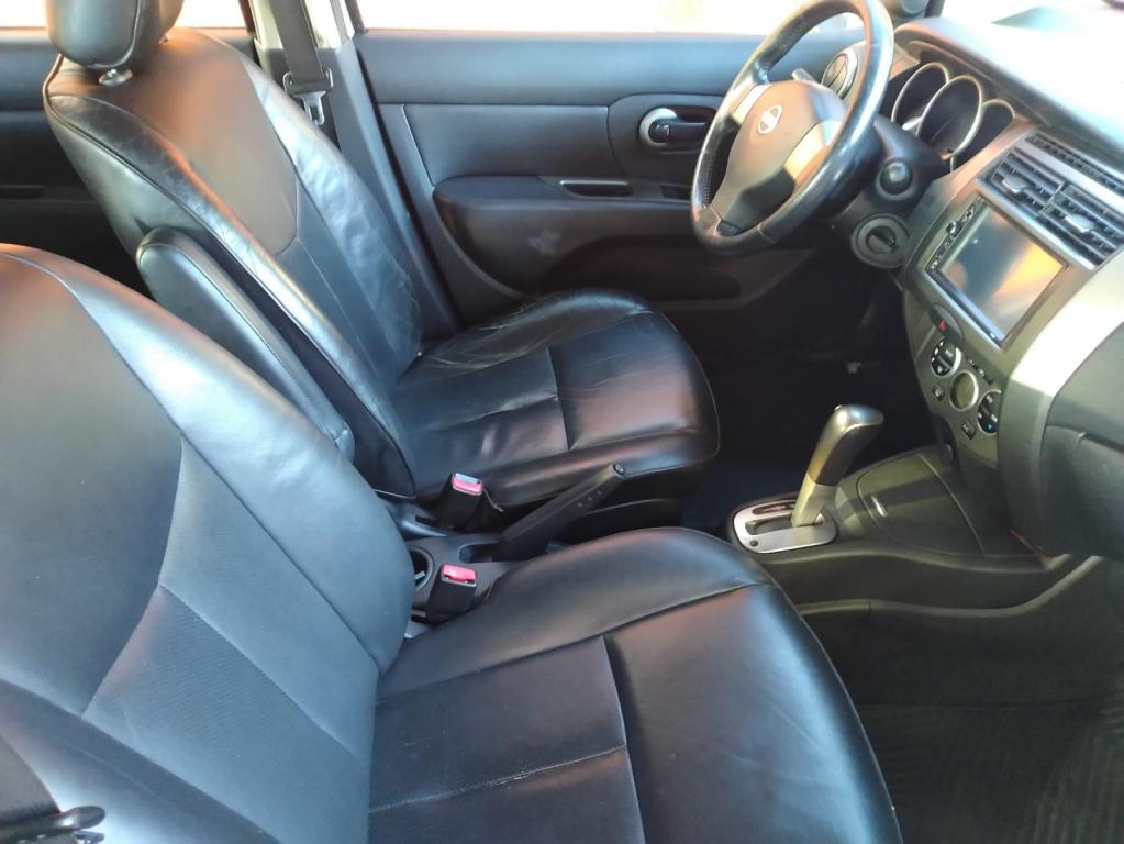 NISSAN Grand Livina - Foto