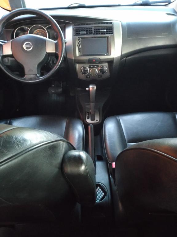 NISSAN Grand Livina - Foto