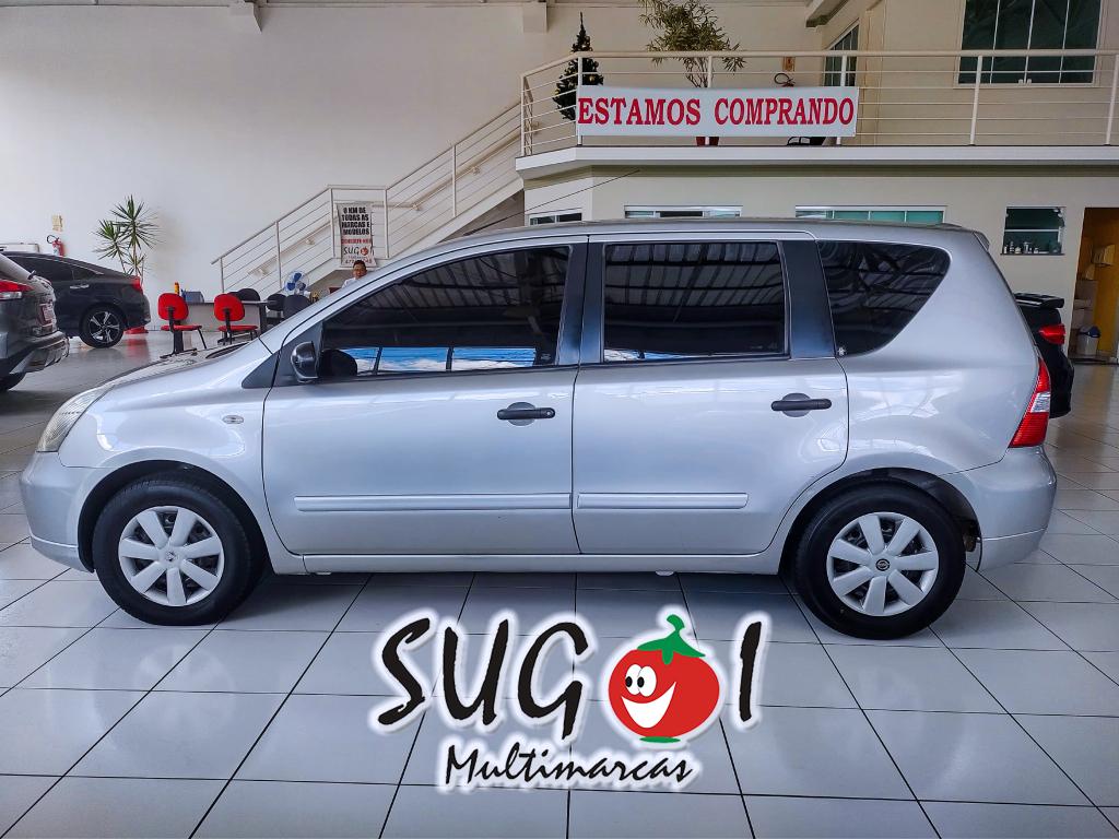 NISSAN Livina - Foto