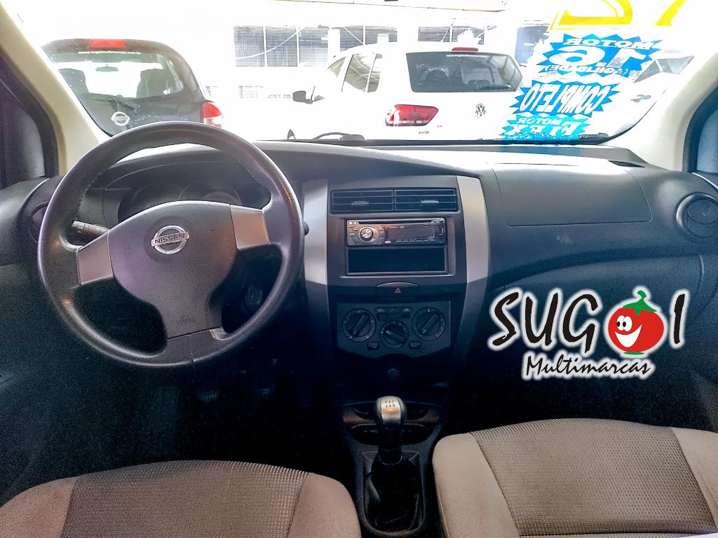 NISSAN Livina - Foto