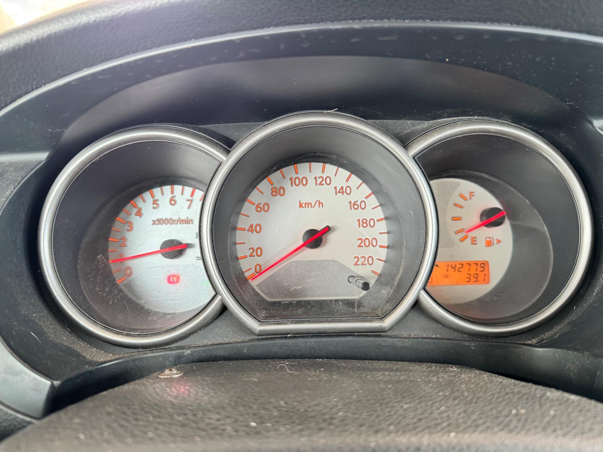 NISSAN Livina - Foto