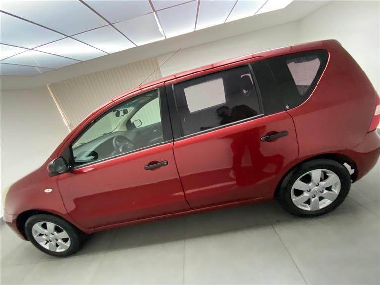 NISSAN Livina - Foto