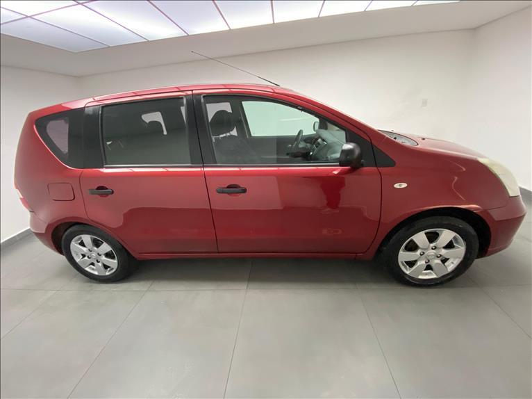 NISSAN Livina - Foto