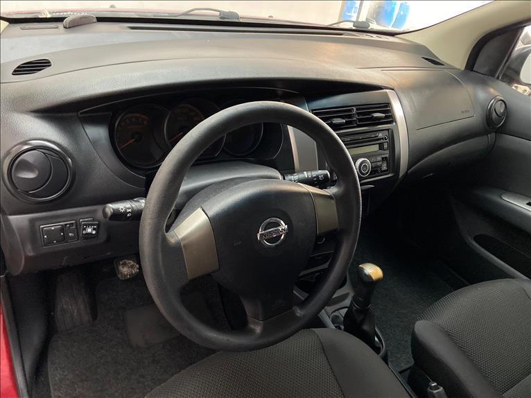 NISSAN Livina - Foto