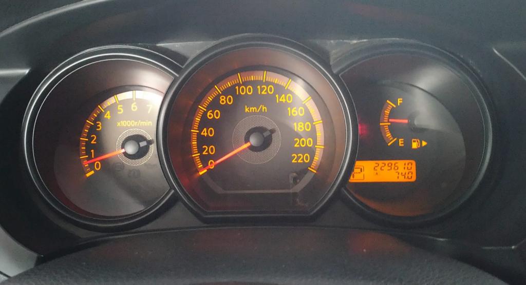 NISSAN Livina - Miniatura