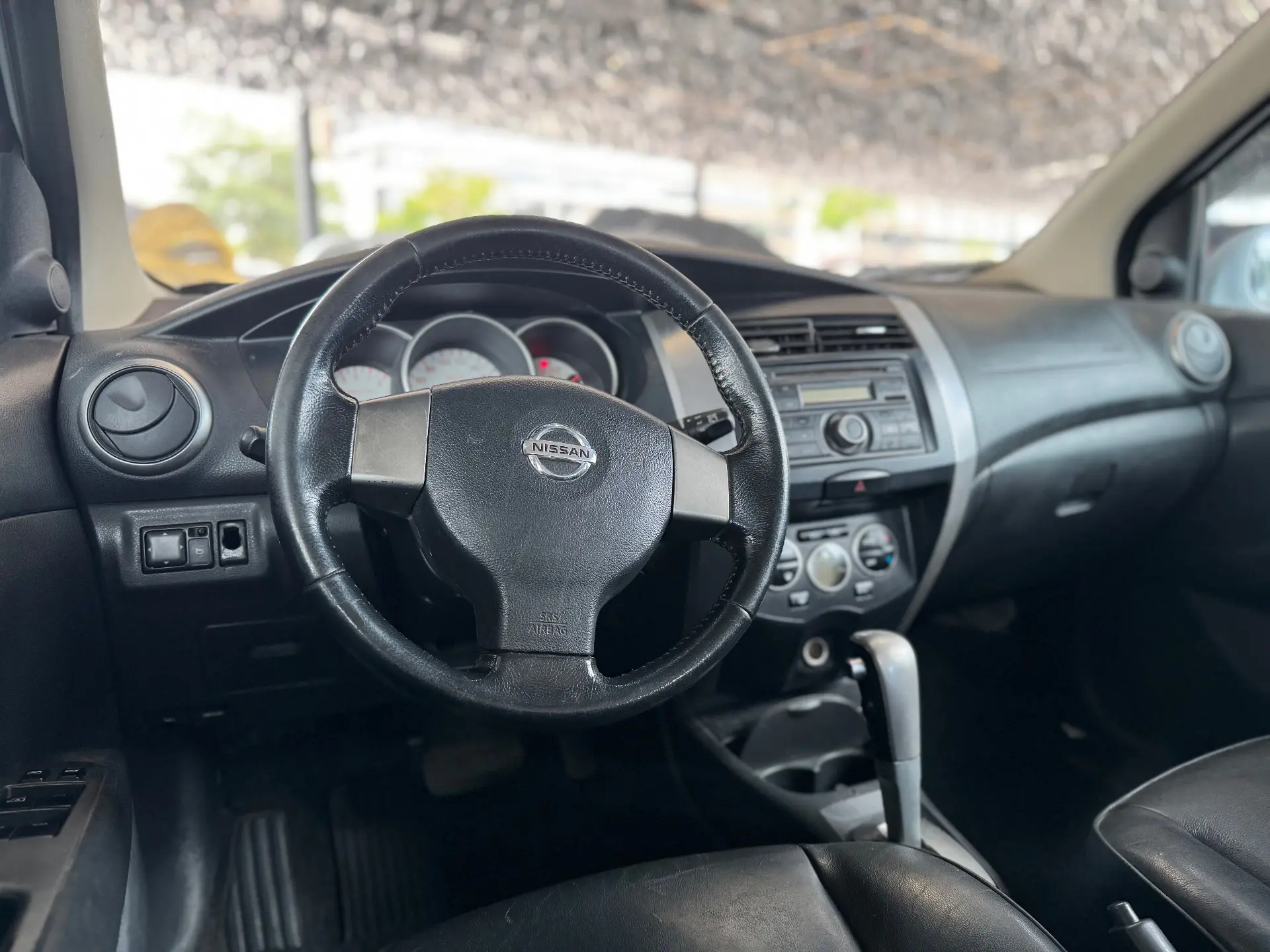 NISSAN Livina - Foto