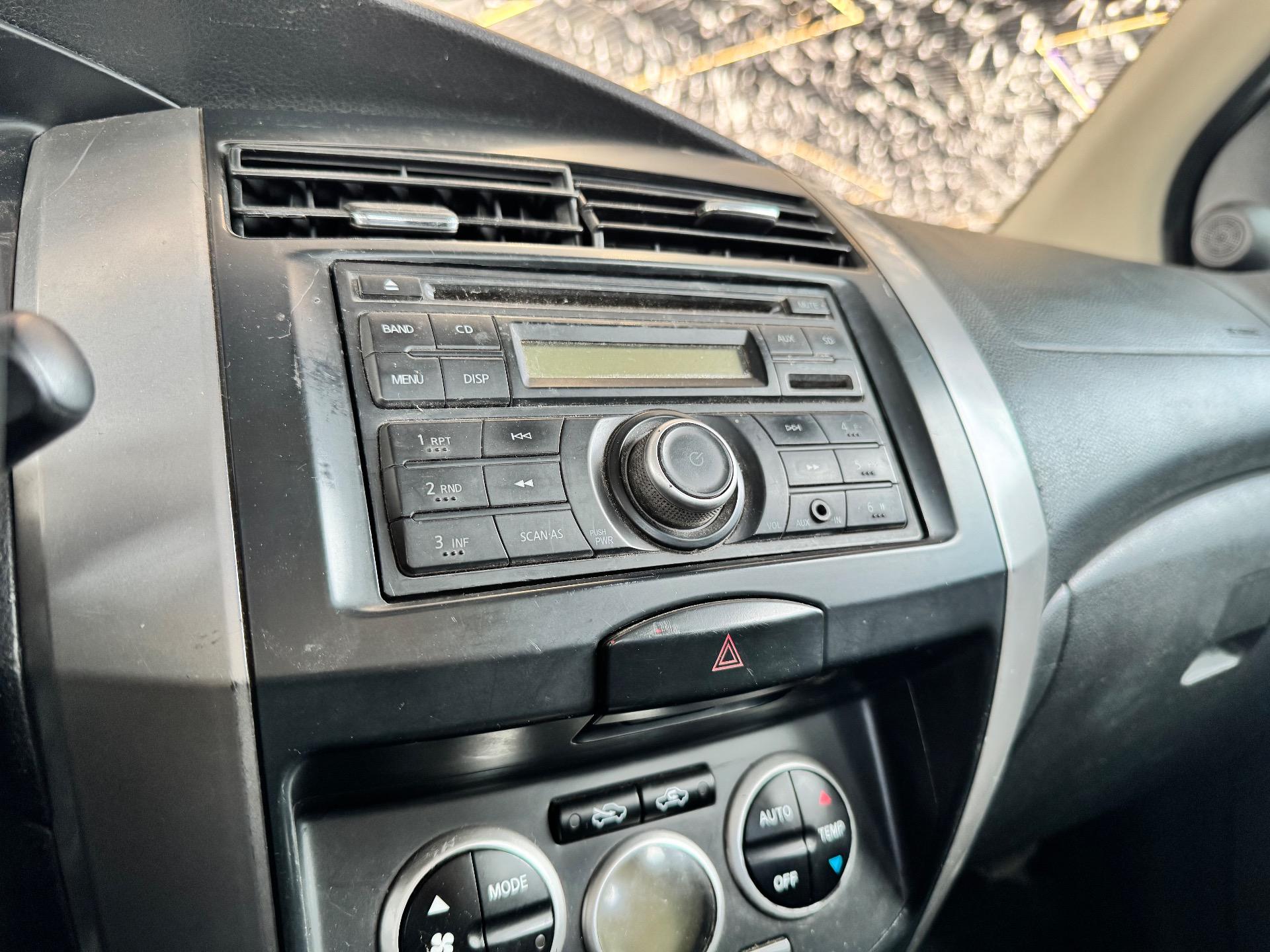 NISSAN Livina - Foto