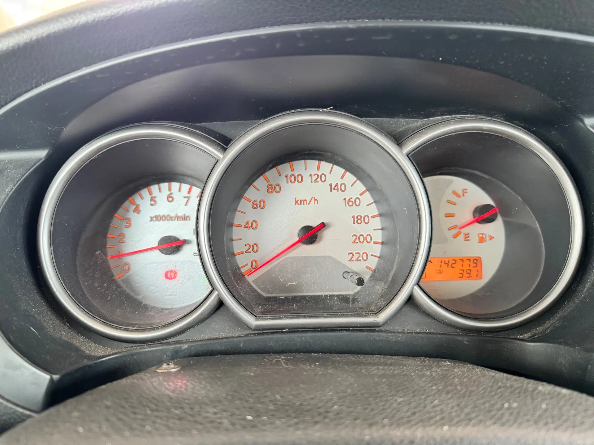 NISSAN Livina - Foto