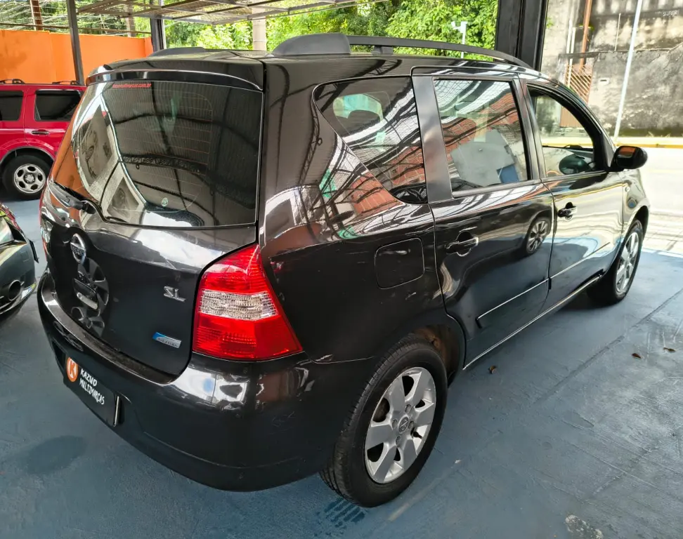 NISSAN Livina - Foto