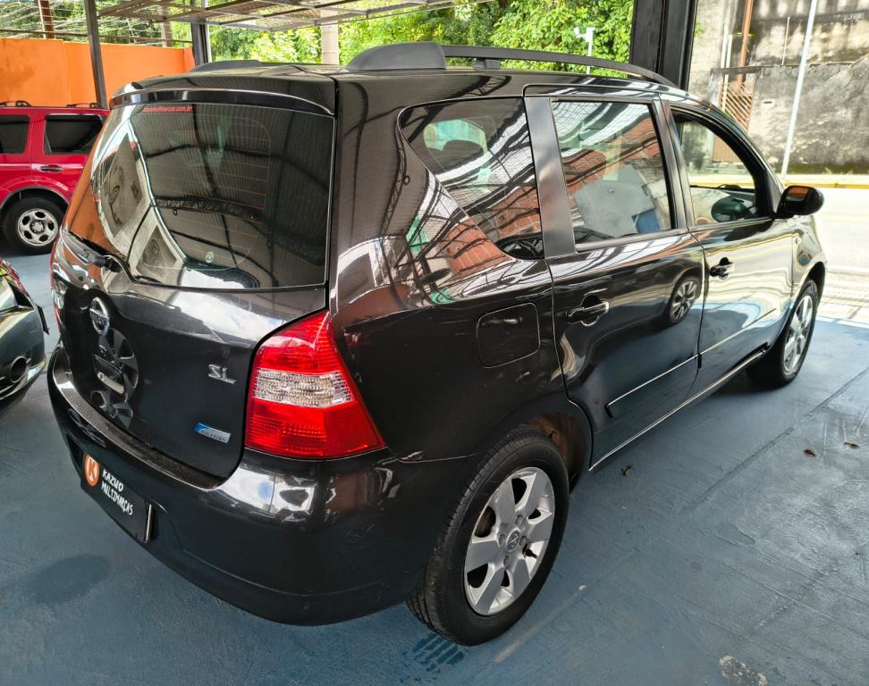 NISSAN Livina - Foto