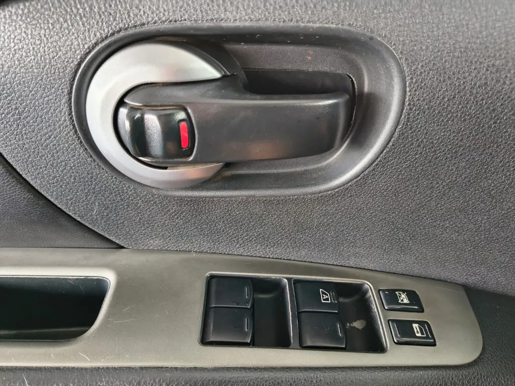 NISSAN Livina - Foto