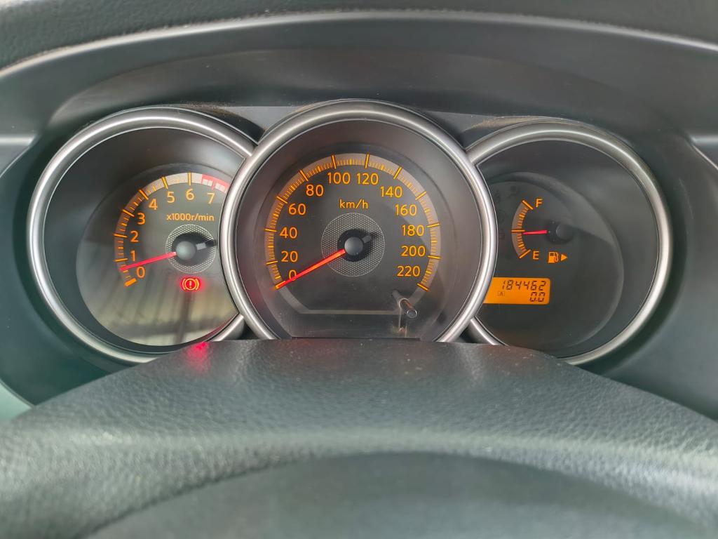 NISSAN Livina - Foto