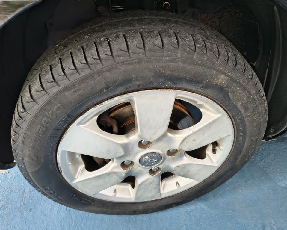 NISSAN Livina - Foto