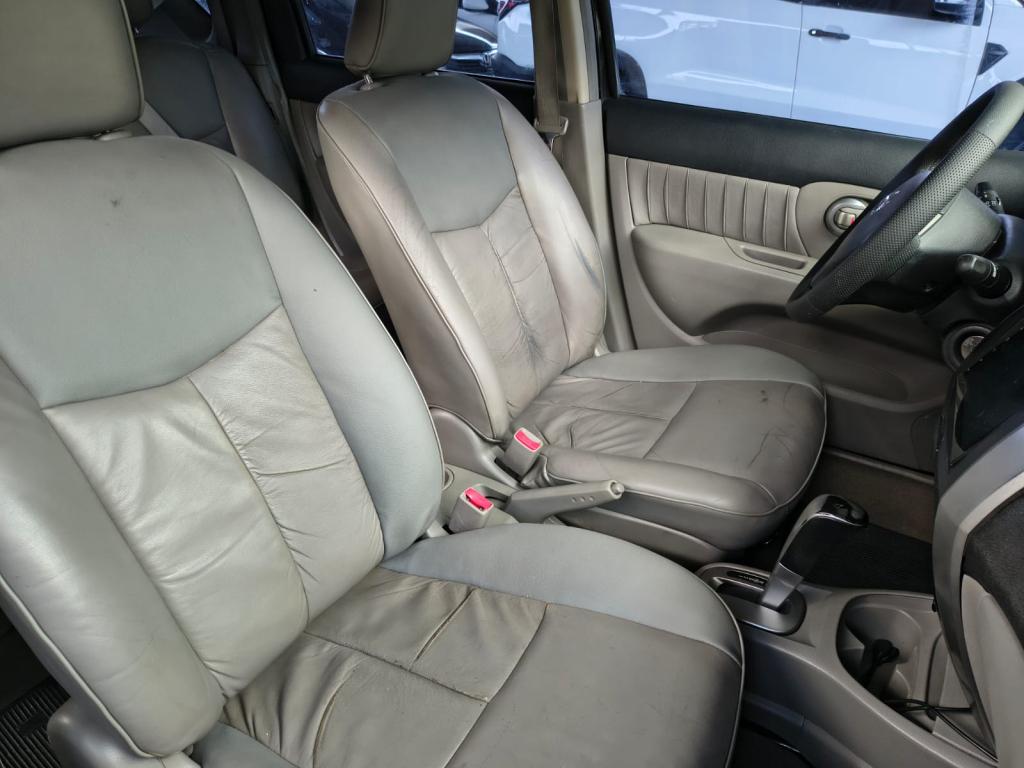 NISSAN Livina - Foto