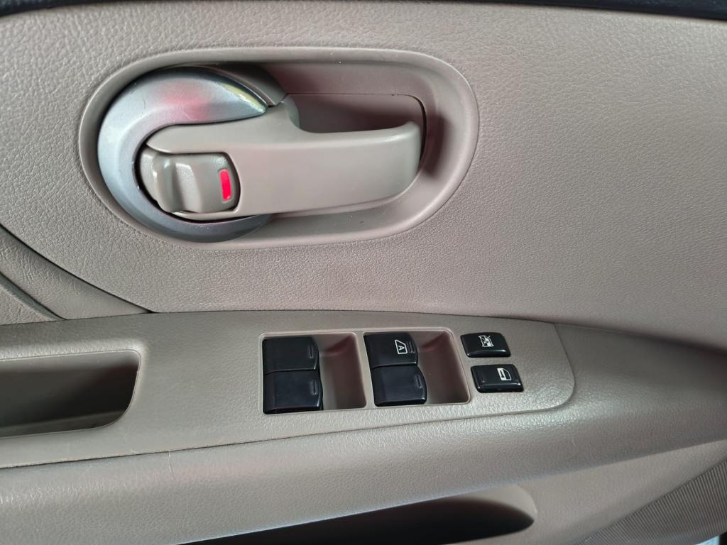 NISSAN Livina - Foto