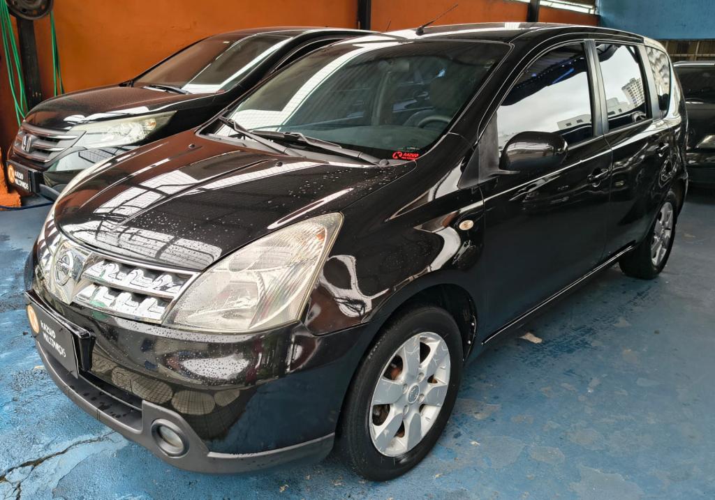 NISSAN Livina - Foto