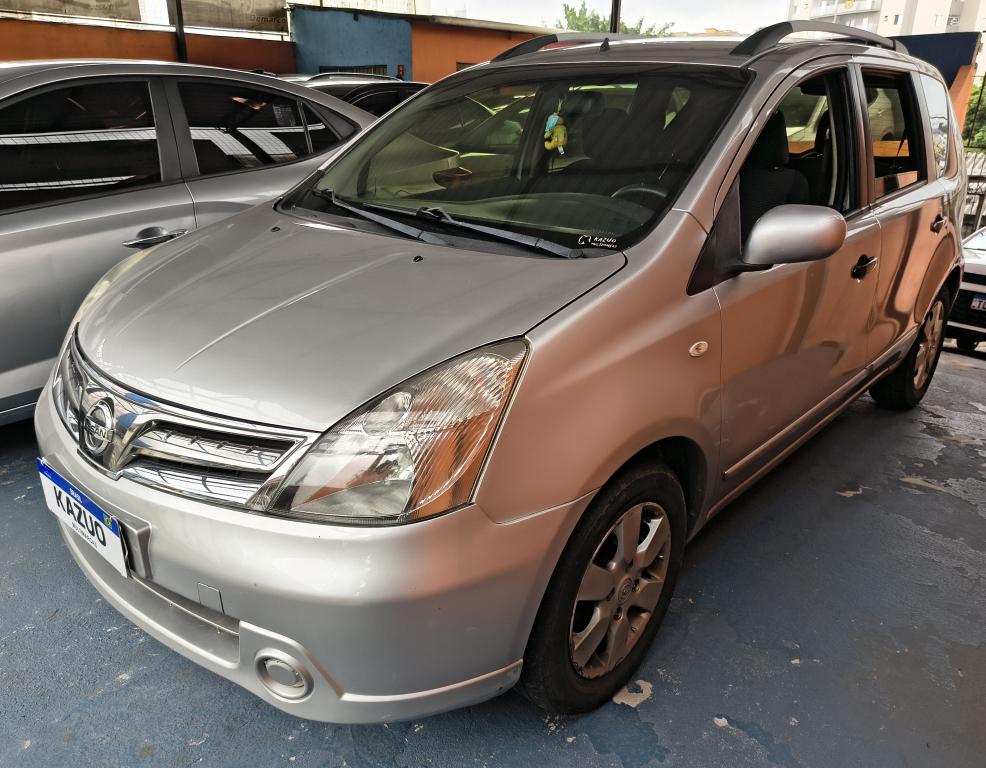 NISSAN Livina - Foto