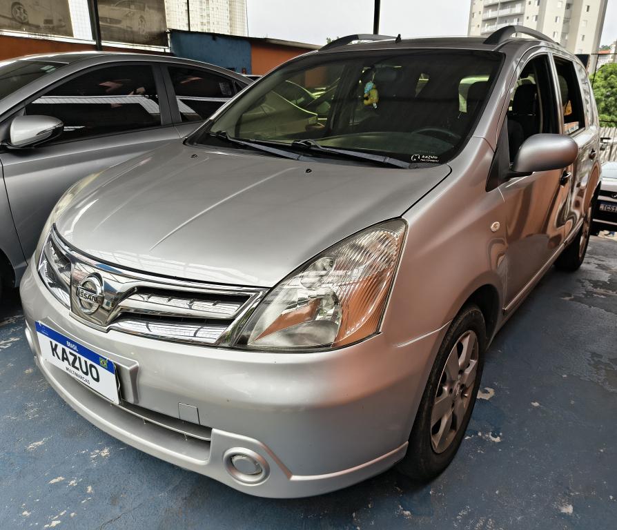 NISSAN Livina - Foto